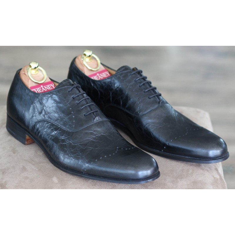 J699-61 Cheaney Factory Clearance 4 eye black punched oxford J699-61 Cheaney Factory Clearance 4 eye black punched oxford